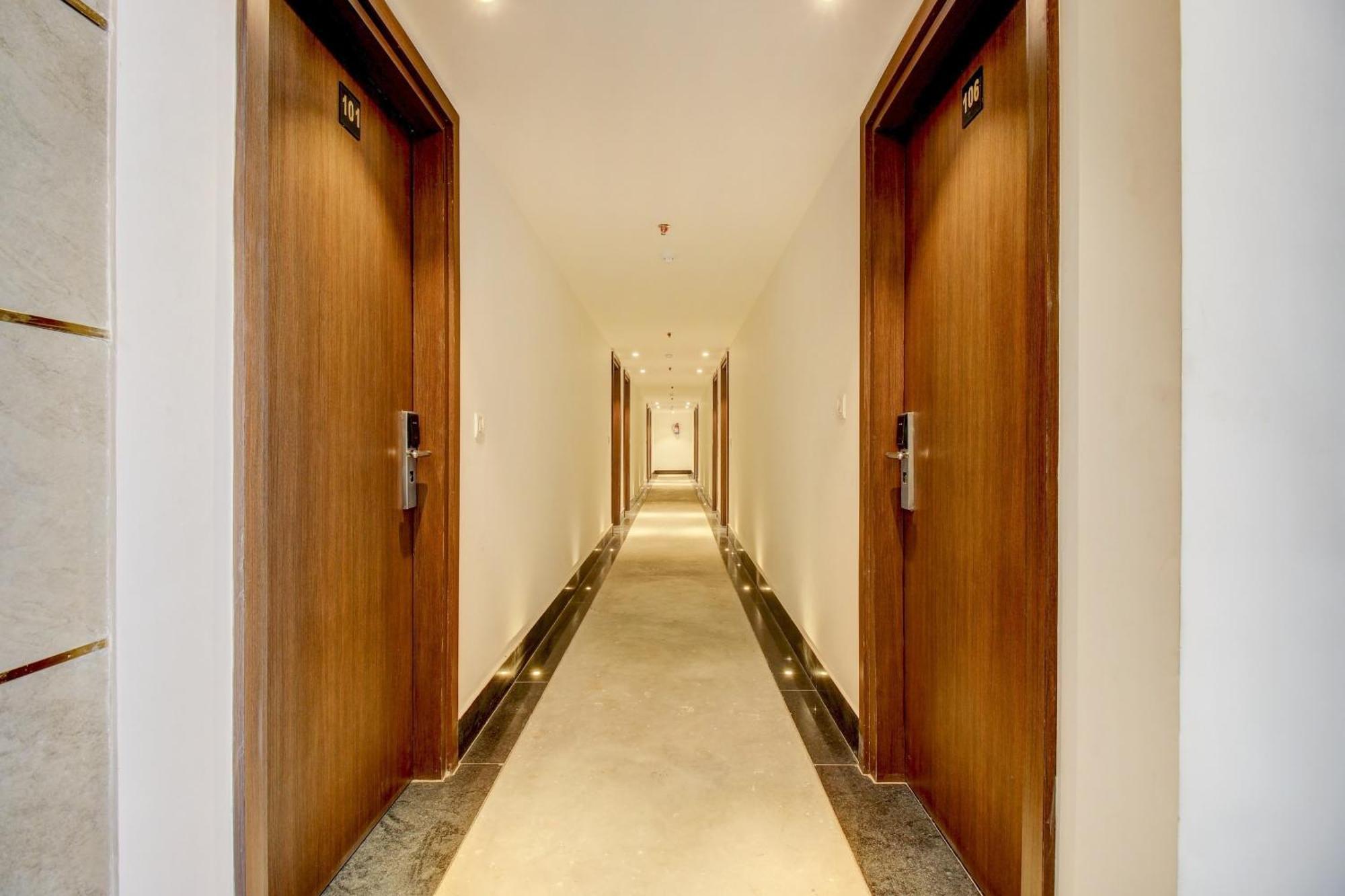 Super Townhouse Oak Aurelia Grand Lucknow Exterior foto