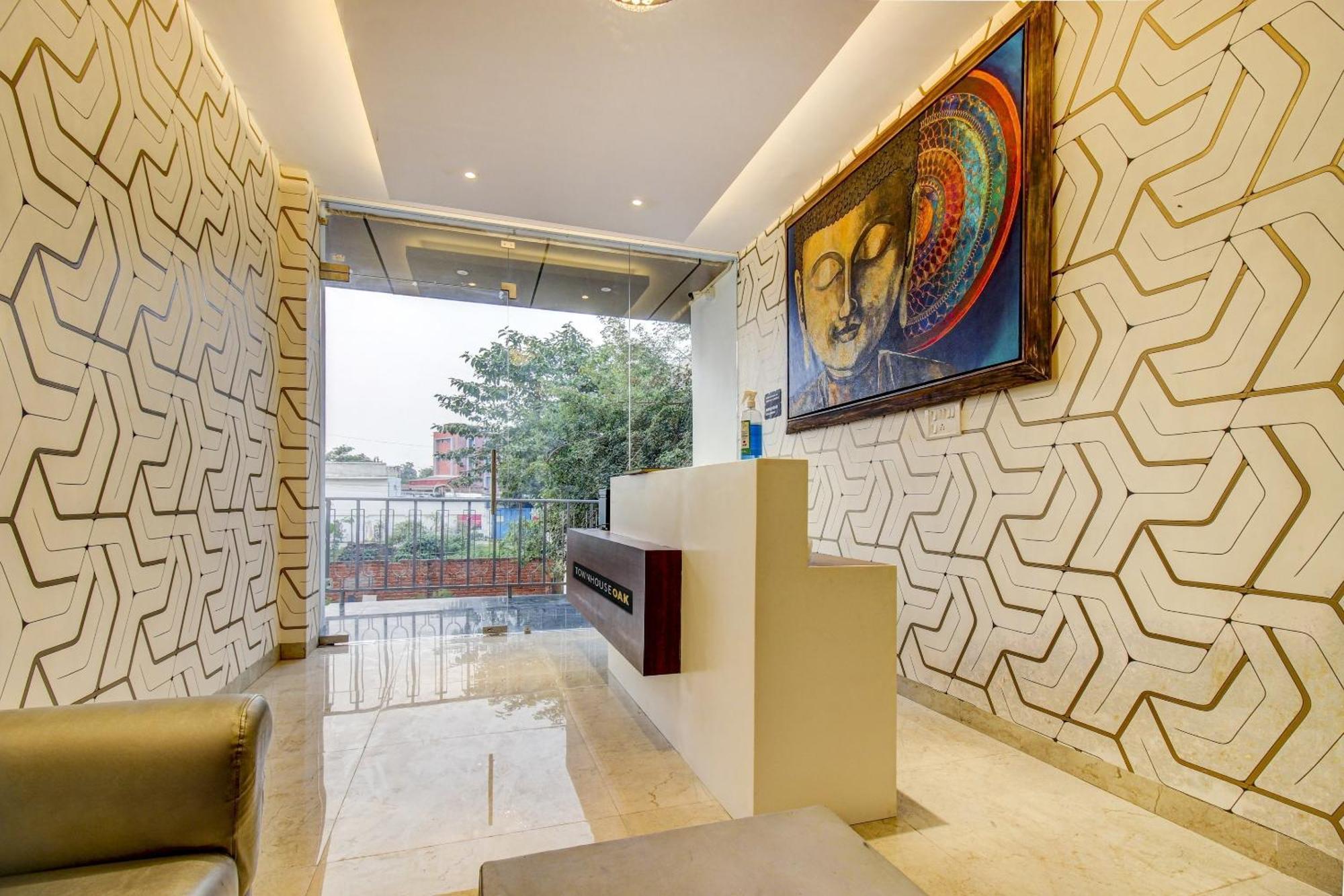 Super Townhouse Oak Aurelia Grand Lucknow Exterior foto