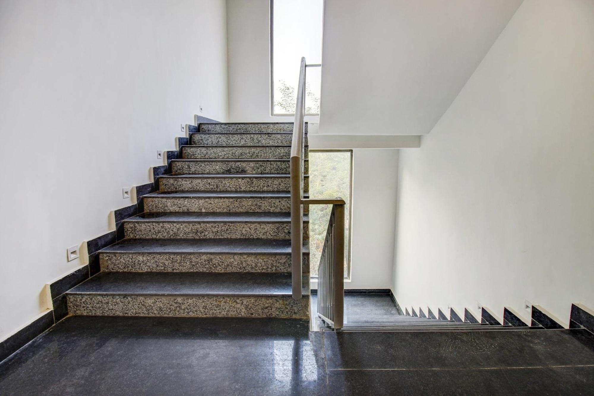 Super Townhouse Oak Aurelia Grand Lucknow Exterior foto